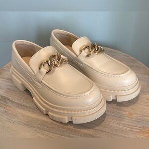 YETIER cream chunky platform loafers hardware detail size 8
